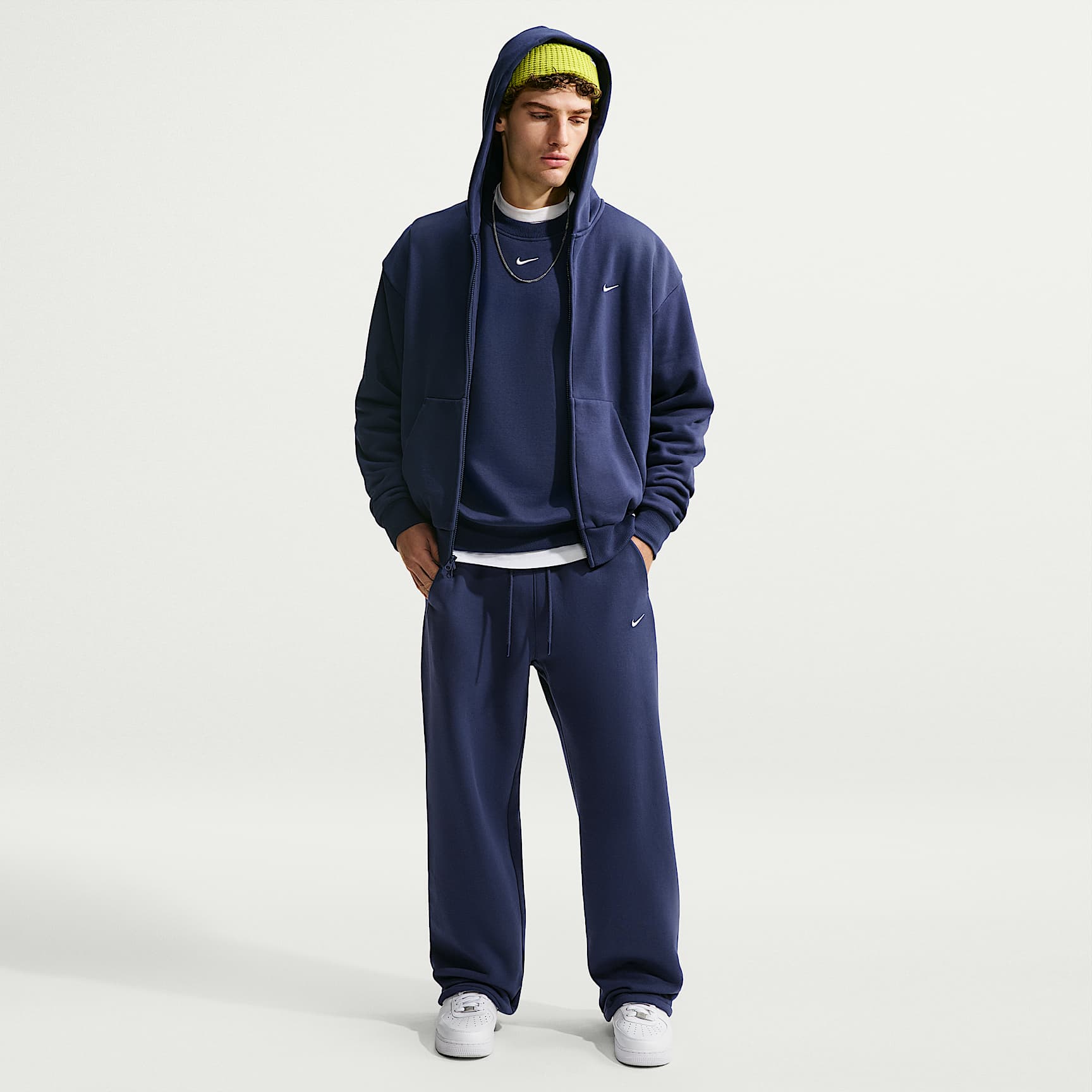 Nike Solo Fleece Men's Bungee Trousers. Nike LU